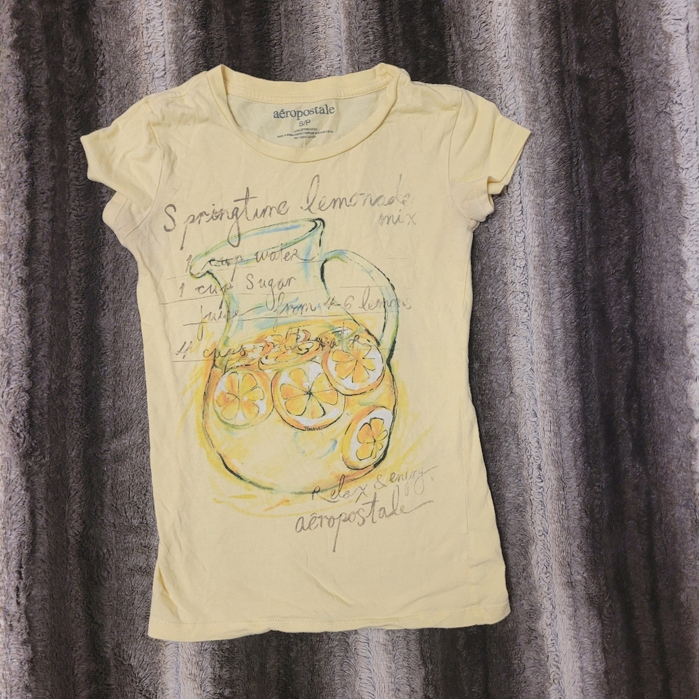 VINTAGE Aeropostale t-shirt size s